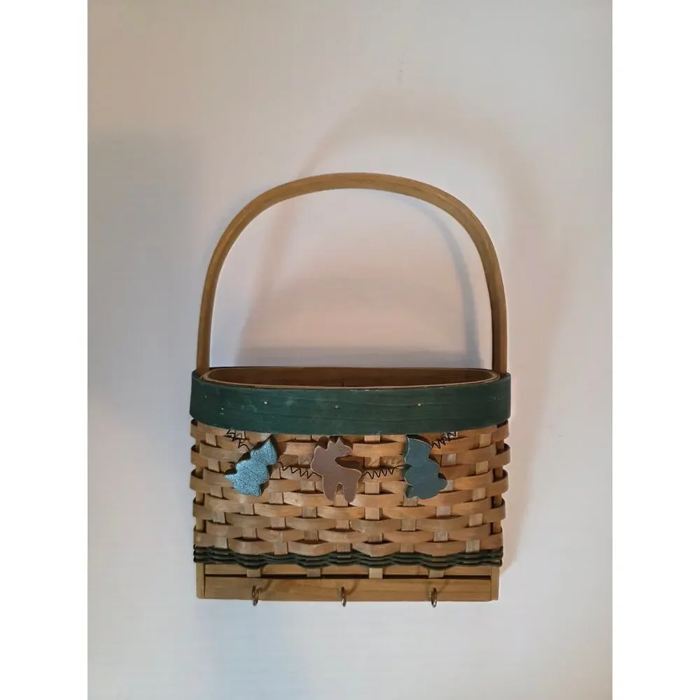 VTG Cabincore Green Woven Hanging Basket Moose Evergreen Key Holder Catchall 90s